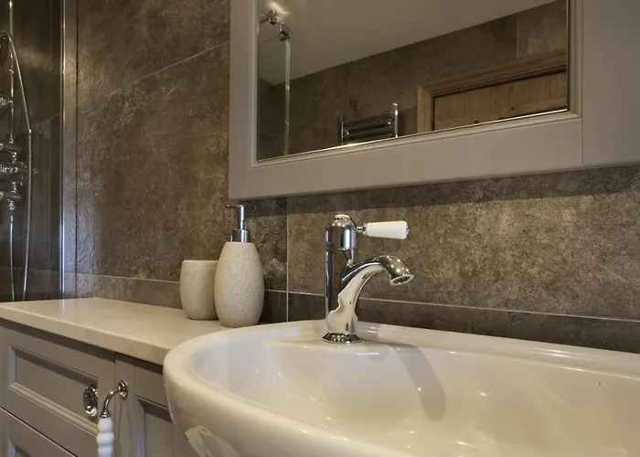 Cedar Nook Holiday home